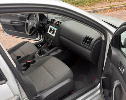 Серый Фольксваген Гольф, объемом двигателя 1.6 л и пробегом 250 тыс. км за 5999 $, фото 14 на Automoto.ua