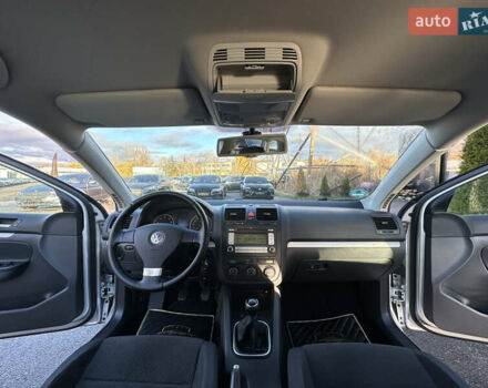 Сірий Фольксваген Гольф, об'ємом двигуна 1.6 л та пробігом 231 тис. км за 7100 $, фото 18 на Automoto.ua