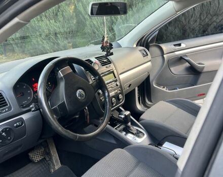 Серый Фольксваген Гольф, объемом двигателя 2 л и пробегом 341 тыс. км за 3500 $, фото 7 на Automoto.ua