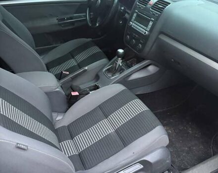 Сірий Фольксваген Гольф, об'ємом двигуна 1.97 л та пробігом 320 тис. км за 6500 $, фото 4 на Automoto.ua