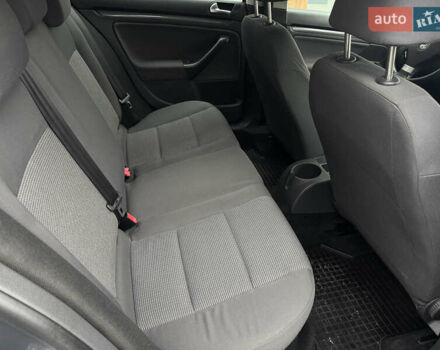 Сірий Фольксваген Гольф, об'ємом двигуна 1.6 л та пробігом 202 тис. км за 6350 $, фото 11 на Automoto.ua