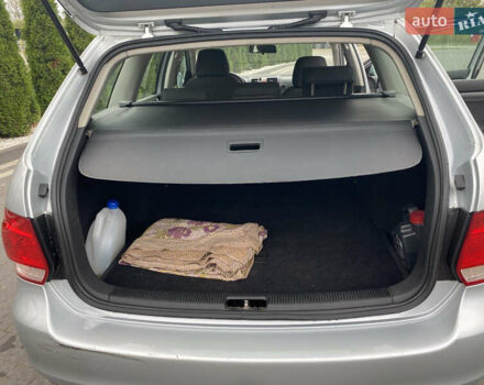 Серый Фольксваген Гольф, объемом двигателя 1.6 л и пробегом 200 тыс. км за 5500 $, фото 8 на Automoto.ua