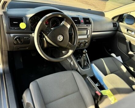 Серый Фольксваген Гольф, объемом двигателя 1.6 л и пробегом 295 тыс. км за 6500 $, фото 6 на Automoto.ua