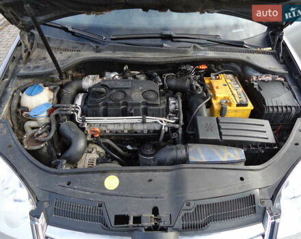 Серый Фольксваген Гольф, объемом двигателя 1.9 л и пробегом 290 тыс. км за 5600 $, фото 22 на Automoto.ua