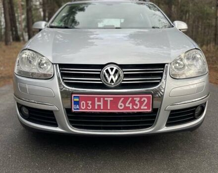 Серый Фольксваген Гольф, объемом двигателя 1.6 л и пробегом 242 тыс. км за 5900 $, фото 2 на Automoto.ua