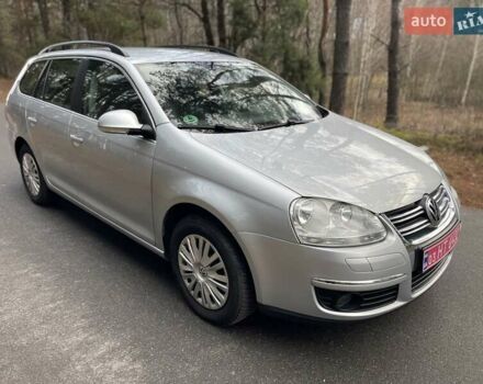 Серый Фольксваген Гольф, объемом двигателя 1.6 л и пробегом 242 тыс. км за 5900 $, фото 1 на Automoto.ua