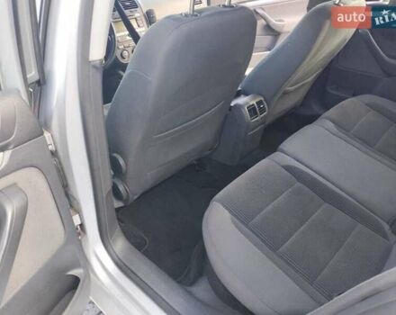 Серый Фольксваген Гольф, объемом двигателя 1.4 л и пробегом 235 тыс. км за 5600 $, фото 19 на Automoto.ua