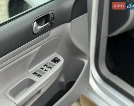 Серый Фольксваген Гольф, объемом двигателя 1.4 л и пробегом 206 тыс. км за 6150 $, фото 16 на Automoto.ua