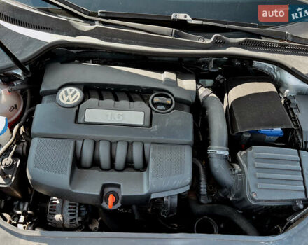 Серый Фольксваген Гольф, объемом двигателя 1.6 л и пробегом 220 тыс. км за 7300 $, фото 5 на Automoto.ua