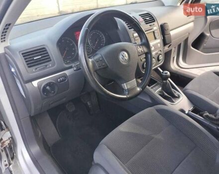 Серый Фольксваген Гольф, объемом двигателя 1.4 л и пробегом 235 тыс. км за 5600 $, фото 17 на Automoto.ua
