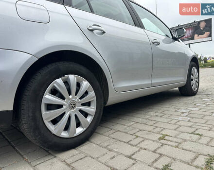 Сірий Фольксваген Гольф, об'ємом двигуна 1.6 л та пробігом 227 тис. км за 6000 $, фото 1 на Automoto.ua