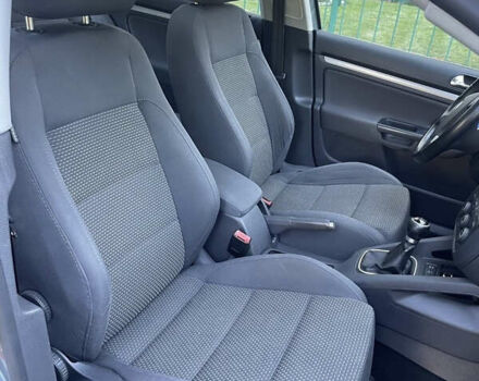 Сірий Фольксваген Гольф, об'ємом двигуна 1.39 л та пробігом 193 тис. км за 4999 $, фото 5 на Automoto.ua