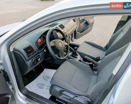 Серый Фольксваген Гольф, объемом двигателя 1.6 л и пробегом 210 тыс. км за 6450 $, фото 24 на Automoto.ua