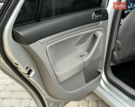 Серый Фольксваген Гольф, объемом двигателя 1.4 л и пробегом 206 тыс. км за 6150 $, фото 26 на Automoto.ua