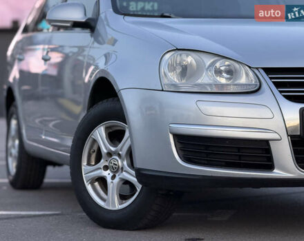 Серый Фольксваген Гольф, объемом двигателя 1.6 л и пробегом 287 тыс. км за 5950 $, фото 8 на Automoto.ua