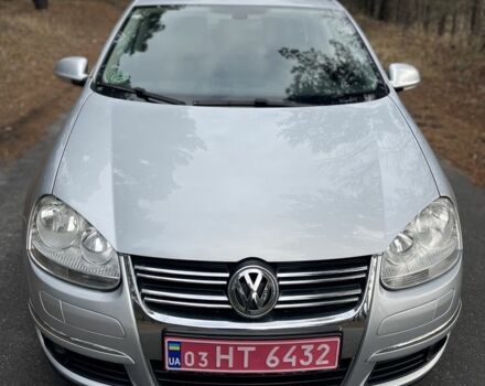 Серый Фольксваген Гольф, объемом двигателя 1.6 л и пробегом 242 тыс. км за 5900 $, фото 1 на Automoto.ua