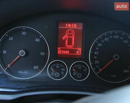 Серый Фольксваген Гольф, объемом двигателя 1.97 л и пробегом 257 тыс. км за 7500 $, фото 3 на Automoto.ua