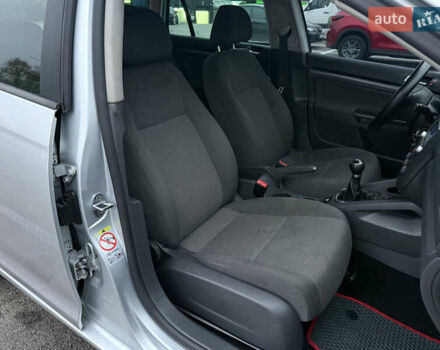 Серый Фольксваген Гольф, объемом двигателя 1.6 л и пробегом 287 тыс. км за 5950 $, фото 32 на Automoto.ua