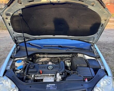 Серый Фольксваген Гольф, объемом двигателя 1.4 л и пробегом 241 тыс. км за 6400 $, фото 5 на Automoto.ua