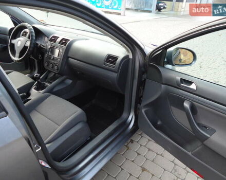 Серый Фольксваген Гольф, объемом двигателя 1.9 л и пробегом 290 тыс. км за 5600 $, фото 16 на Automoto.ua