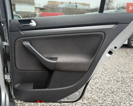 Серый Фольксваген Гольф, объемом двигателя 1.6 л и пробегом 218 тыс. км за 6900 $, фото 24 на Automoto.ua