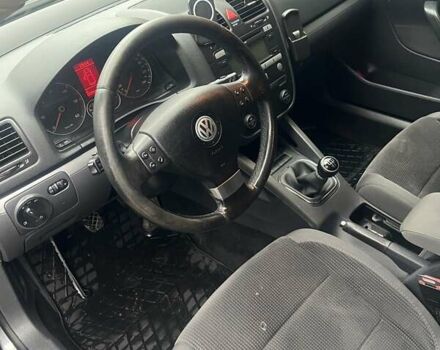 Серый Фольксваген Гольф, объемом двигателя 1.9 л и пробегом 260 тыс. км за 6500 $, фото 2 на Automoto.ua