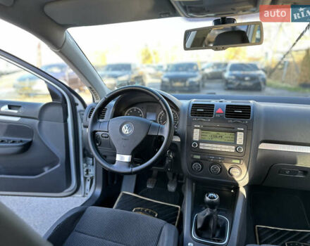 Сірий Фольксваген Гольф, об'ємом двигуна 1.6 л та пробігом 231 тис. км за 7100 $, фото 19 на Automoto.ua