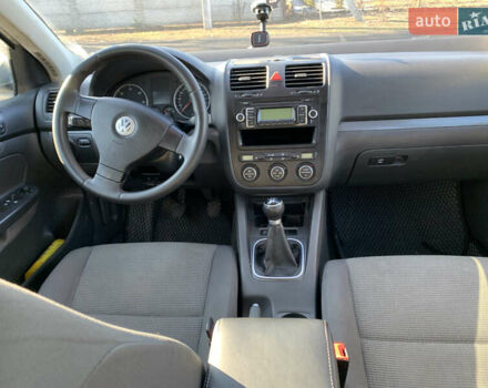 Серый Фольксваген Гольф, объемом двигателя 1.9 л и пробегом 257 тыс. км за 4276 $, фото 2 на Automoto.ua