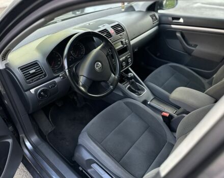 Сірий Фольксваген Гольф, об'ємом двигуна 1.6 л та пробігом 202 тис. км за 5800 $, фото 12 на Automoto.ua