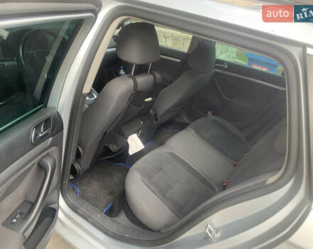 Серый Фольксваген Гольф, объемом двигателя 2 л и пробегом 250 тыс. км за 5900 $, фото 1 на Automoto.ua