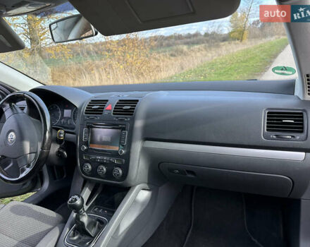 Серый Фольксваген Гольф, объемом двигателя 1.39 л и пробегом 200 тыс. км за 5750 $, фото 13 на Automoto.ua