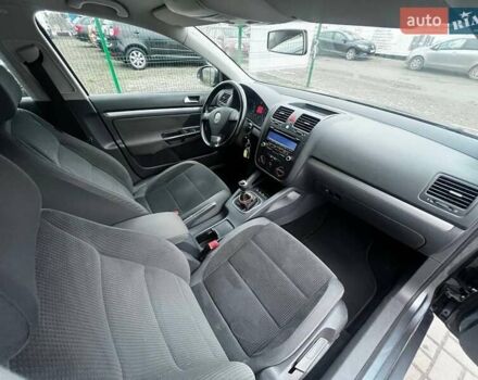 Серый Фольксваген Гольф, объемом двигателя 1.4 л и пробегом 263 тыс. км за 6500 $, фото 48 на Automoto.ua