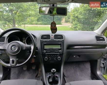 Серый Фольксваген Гольф, объемом двигателя 1.6 л и пробегом 260 тыс. км за 7400 $, фото 14 на Automoto.ua