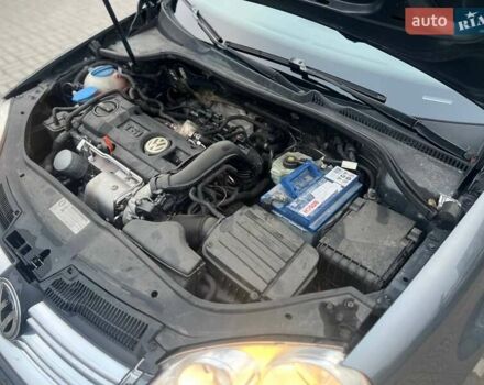 Серый Фольксваген Гольф, объемом двигателя 1.4 л и пробегом 263 тыс. км за 6500 $, фото 56 на Automoto.ua