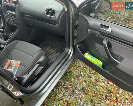 Фольксваген Гольф 2009 в Виннице на Automoto.ua Серый Фольксваген Гольф, объемом двигателя 1.6 л и пробегом 283 тыс. км за 7200 $, фото 9 на Automoto.ua