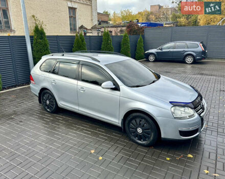 Фольксваген Гольф 2009 в Черкассах на Automoto.ua Серый Фольксваген Гольф, объемом двигателя 1.9 л и пробегом 221 тыс. км за 6950 $, фото 2 на Automoto.ua