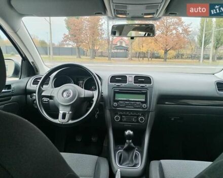 Серый Фольксваген Гольф, объемом двигателя 1.6 л и пробегом 253 тыс. км за 7700 $, фото 53 на Automoto.ua