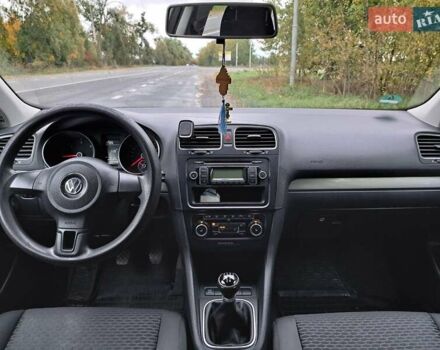 Фольксваген Гольф 2009 в Нетешине на Automoto.ua Серый Фольксваген Гольф, объемом двигателя 1.6 л и пробегом 245 тыс. км за 6900 $, фото 17 на Automoto.ua