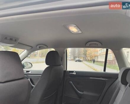 Серый Фольксваген Гольф, объемом двигателя 1.6 л и пробегом 253 тыс. км за 7700 $, фото 33 на Automoto.ua