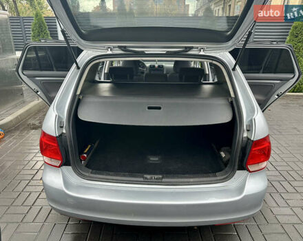 Фольксваген Гольф 2009 в Черкассах на Automoto.ua Серый Фольксваген Гольф, объемом двигателя 1.9 л и пробегом 221 тыс. км за 6950 $, фото 14 на Automoto.ua