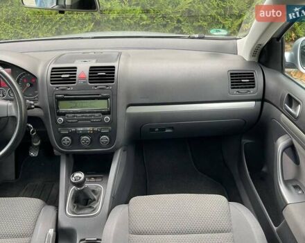 Серый Фольксваген Гольф, объемом двигателя 1.4 л и пробегом 214 тыс. км за 6200 $, фото 22 на Automoto.ua