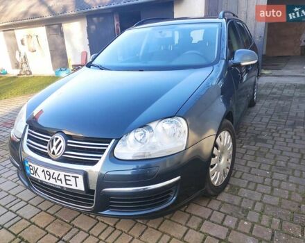 Серый Фольксваген Гольф, объемом двигателя 1.4 л и пробегом 325 тыс. км за 6300 $, фото 1 на Automoto.ua