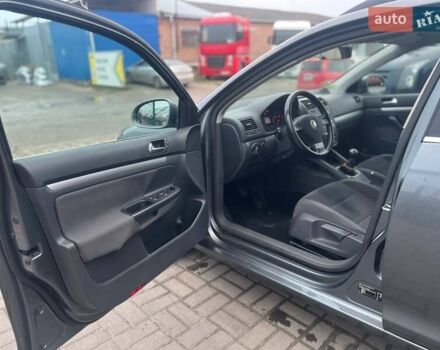 Серый Фольксваген Гольф, объемом двигателя 1.4 л и пробегом 263 тыс. км за 6500 $, фото 23 на Automoto.ua