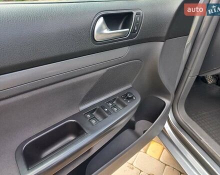 Серый Фольксваген Гольф, объемом двигателя 1.4 л и пробегом 225 тыс. км за 5550 $, фото 21 на Automoto.ua