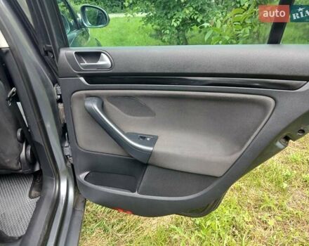 Серый Фольксваген Гольф, объемом двигателя 1.6 л и пробегом 260 тыс. км за 7400 $, фото 42 на Automoto.ua