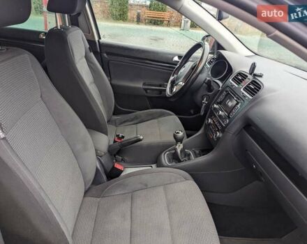 Серый Фольксваген Гольф, объемом двигателя 1.6 л и пробегом 351 тыс. км за 6500 $, фото 13 на Automoto.ua