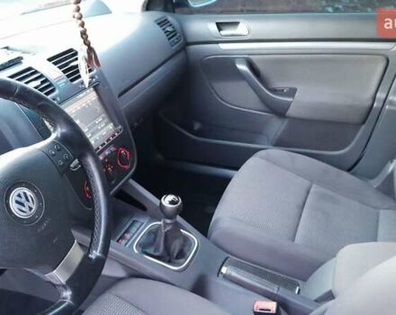 Серый Фольксваген Гольф, объемом двигателя 1.6 л и пробегом 370 тыс. км за 4900 $, фото 23 на Automoto.ua