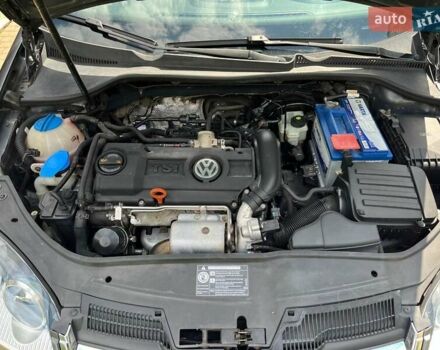 Сірий Фольксваген Гольф, об'ємом двигуна 1.39 л та пробігом 230 тис. км за 6400 $, фото 2 на Automoto.ua