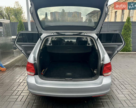 Фольксваген Гольф 2009 в Черкассах на Automoto.ua Серый Фольксваген Гольф, объемом двигателя 1.9 л и пробегом 221 тыс. км за 6950 $, фото 15 на Automoto.ua