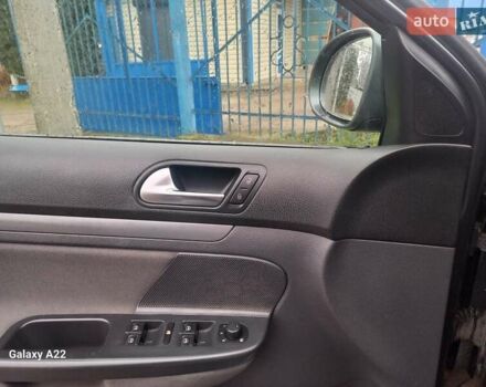 Серый Фольксваген Гольф, объемом двигателя 1.6 л и пробегом 286 тыс. км за 5300 $, фото 4 на Automoto.ua